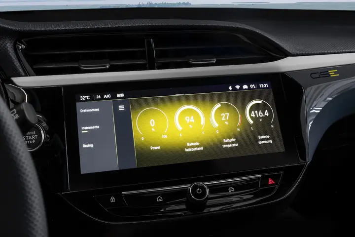 Opel Corsa GSe 2026 schermo batteria