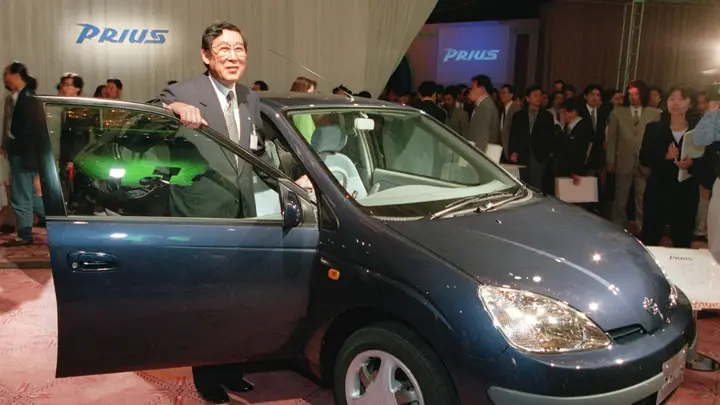 toyota prius Okuda