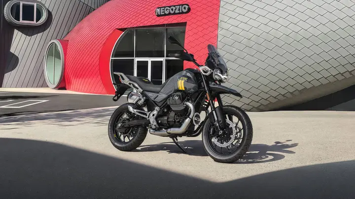 moto-guzzi-v85-strada-105th-anniversary
