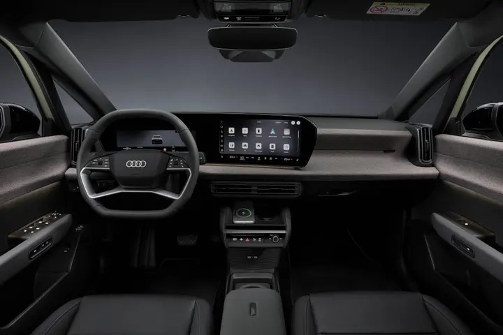 Audi A2 e-tron interni