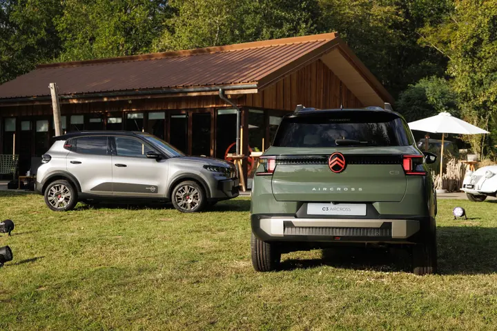 Citroen C3 e C3 Aircross Outdoor 2026 logo dietro
