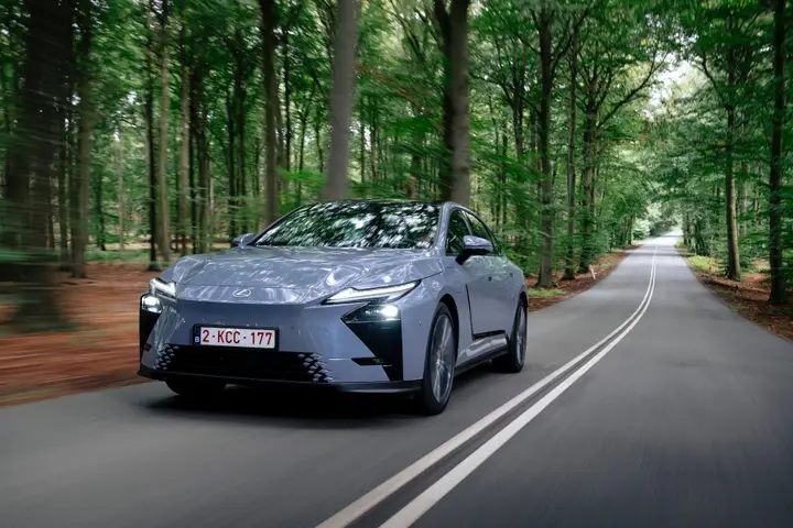 Lexus ES 2026 1