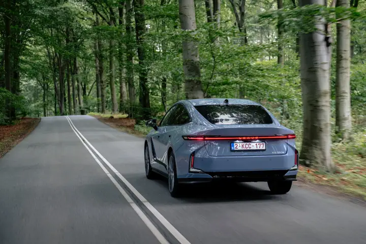 Lexus ES 2026 3