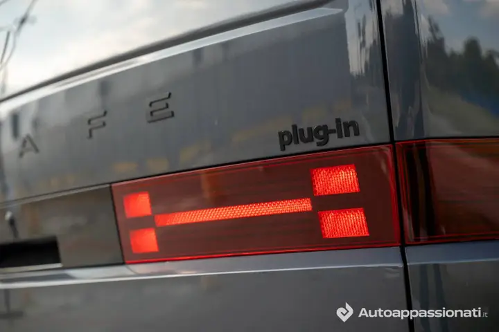 Hyundai Santa Fe PHEV__rear lamps