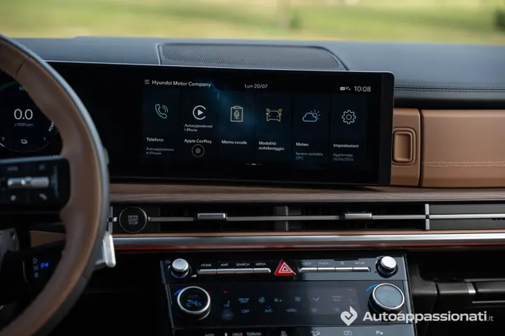 Hyundai Santa Fe PHEV__dashboard and navigator