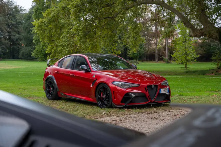Alfa Romeo Giulia GTA frontalem