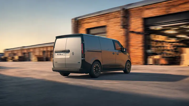 Renault_Trafic_Van_E-Tech posteriore
