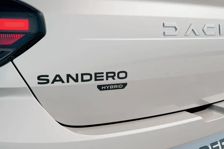 Sandero_Hybrid_155 logo