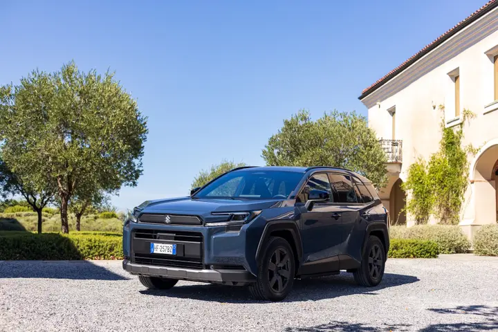 Suzuki Across 2026 anteriroe