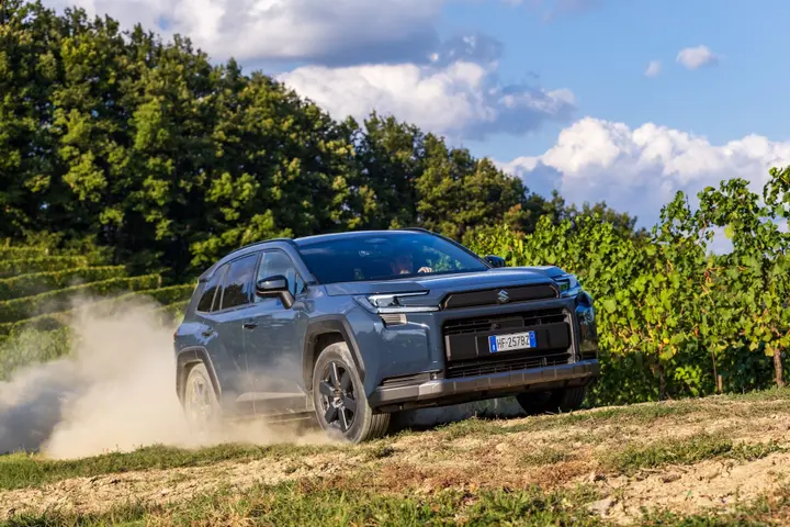 Suzuki Across 2026 dinamica offroad