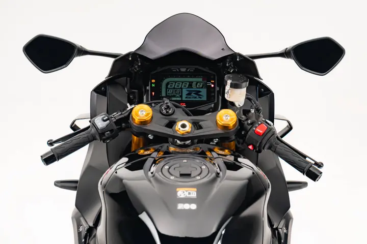 suzuki-gsx-r1000r-stealth-6-