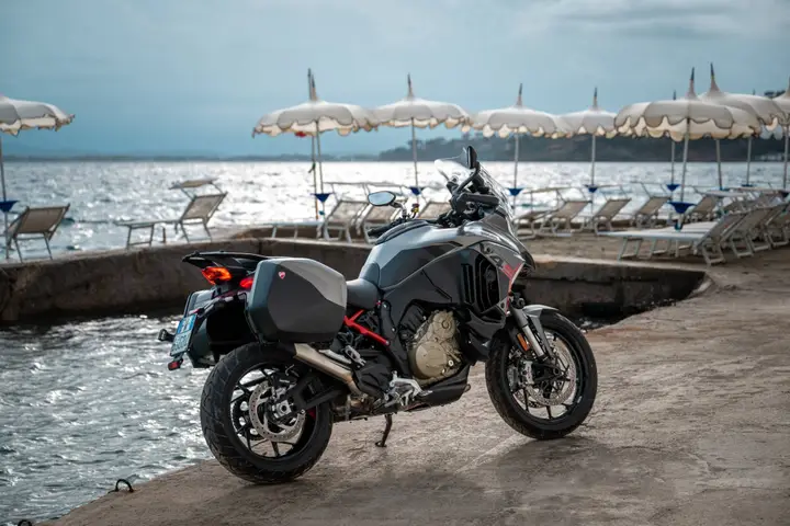 MULTISTRADA_V4 statica posteriore