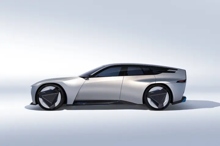 Opel STX Concept laterale