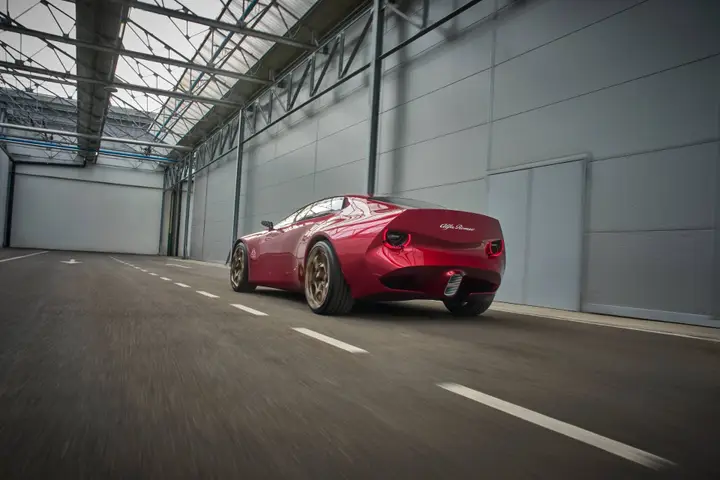 Alfa Romeo Cuorerosso posteriore