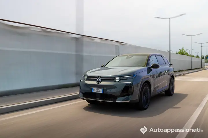 Citroen_C5_Aircross_elettrica_04