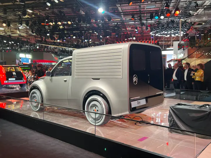 Citroen 2 CV Fourgonnette posteriore