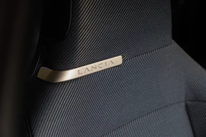 Lancia Gamma Internal (8)
