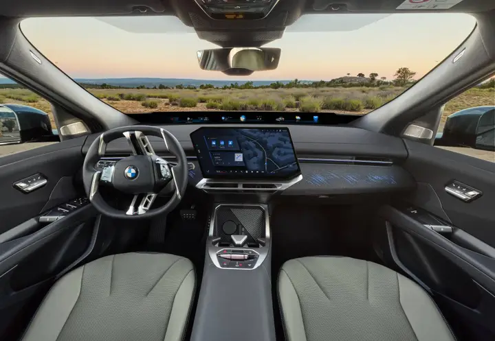 bmw-ix4-50-xdrive interni