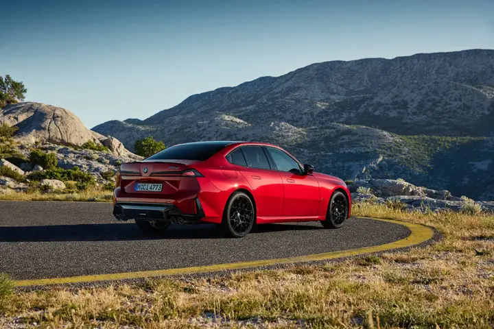 Nuova BMW Serie 3 2027 posteriore m350