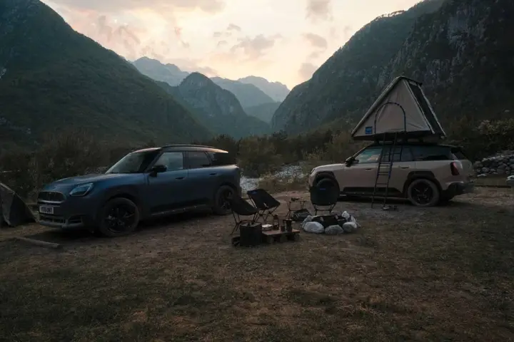 la tenda da tetto della Mini Countryman Untamed Edition