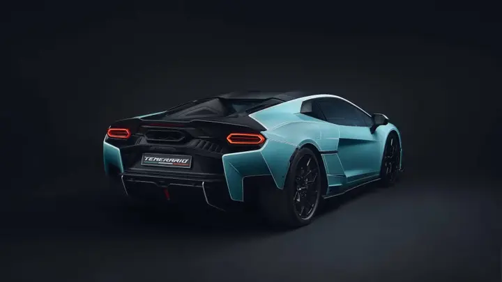2026-lamborghini-temerario-ad-personam-24