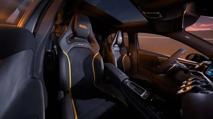 2027-mercedes-amg-a-45-s-final-edition (1)