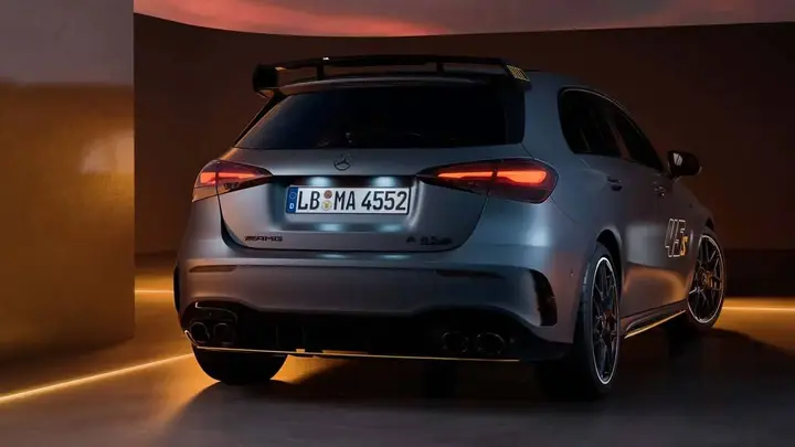 2027-mercedes-amg-a-45-s-final-edition