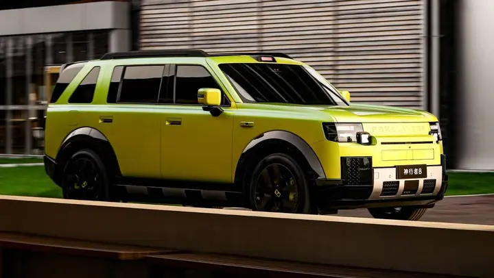 New Freelander 8 - dynamic front angled_o3jsrd