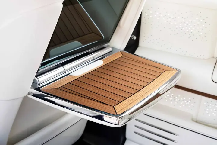 Rolls-Royce-Phantom-Regatta-702-11-2048x1366-1