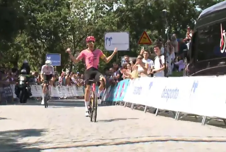 Rui Costa alza los brazos en Santa Maria da Feira y es triple campeón nacional en élites