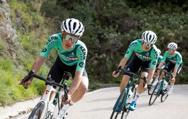 El Kern Pharma disputa el Tour de Eslovenia 2025