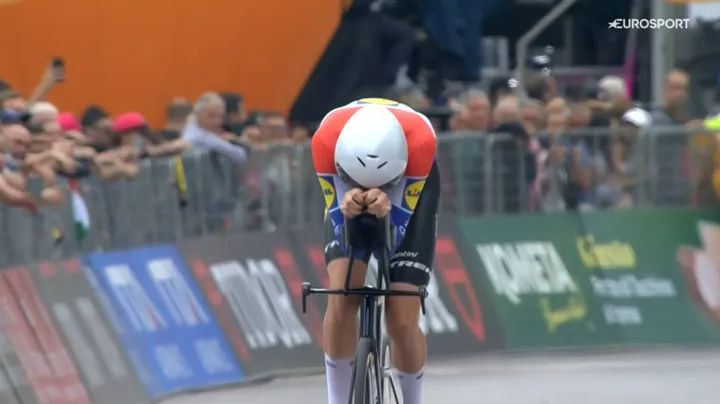 Daan Hoole, ganador de la contrarreloj de la etapa 10 del Giro de Italia 2025