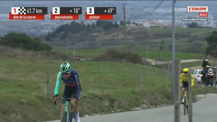 El momento del ataque de Paul Seixas a Matteo Jorgenson en la Faun-Ardèche Classic 2026