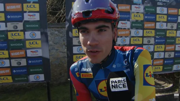 Juan Ayuso, en la París-Niza antes de la etapa 2