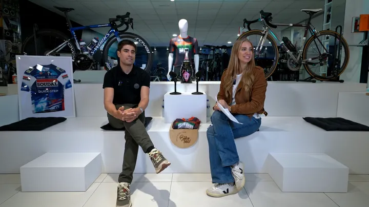 Mikel Landa y Laura Messeger, durante la entrevista