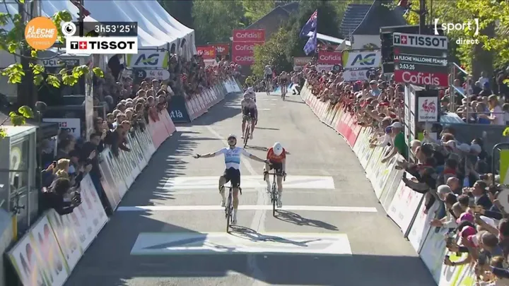 Demi Vollering vence en La Flèche Wallonne 2026