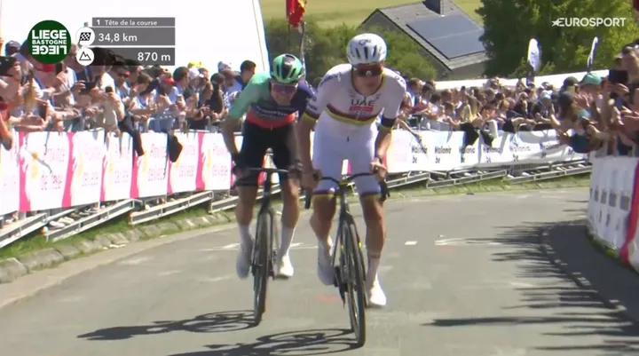 Ataque de Pogacar en La Redoute.