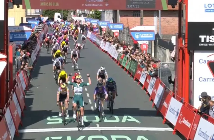 Lotte Kopecky gana la etapa 4 de la Vuelta a España Femenina 2026.