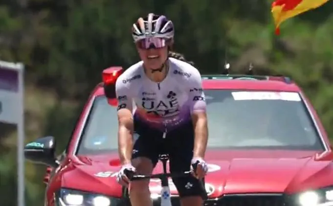 Paula Blasi, estrella del UAE Team ADQ.