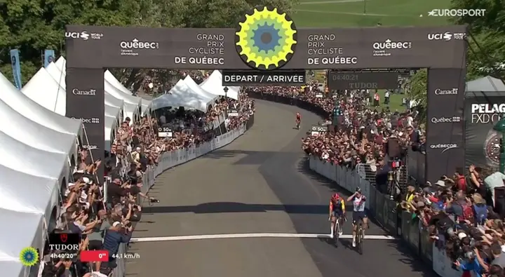 Remco Evenepoel bate a Giulio Ciccone para ganar el GP de Québec
