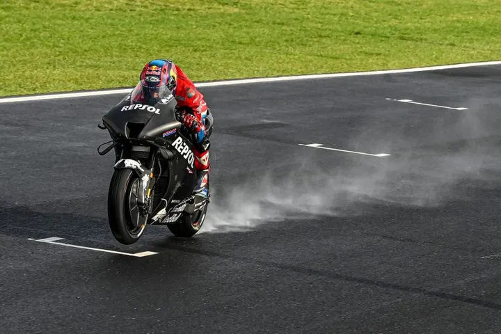 06 stefan bradl lg72372gallery full top fullscreen e1632216108969
