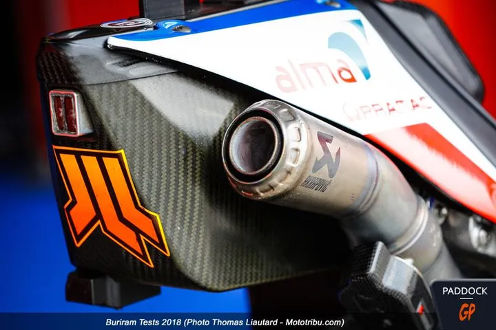 Claudio Corti domina la propria Suzuki