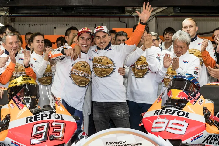 2019 honda triple corona valencia 2019 marquez lorenzo foto repsol mediano