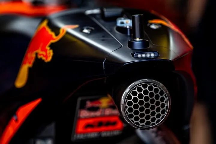 33 brad binder lg72522gallery full top fullscreen e1632237329697