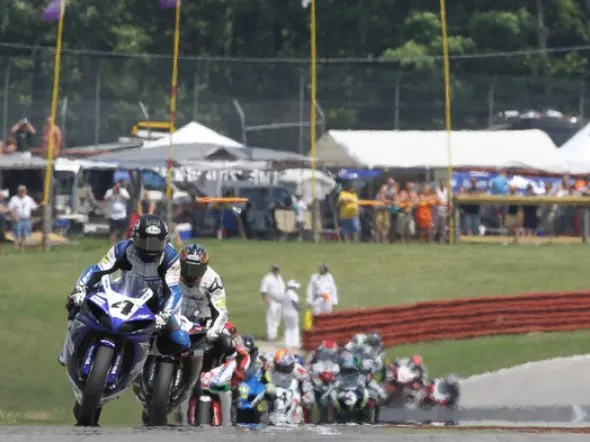 Uno dei due pit stop di Dunlop