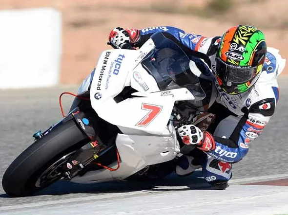 Marco Bezzecchi (12) e Dennis Foggia (71) portacolori della VR46 Riders Academy nel CEV Moto3.