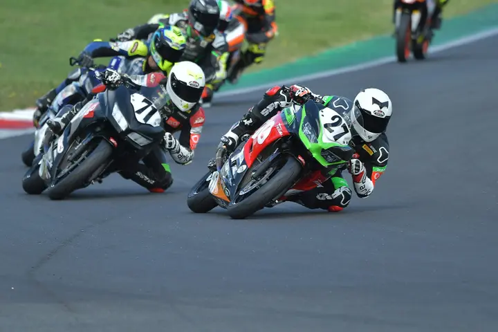 CIV Supersport 300