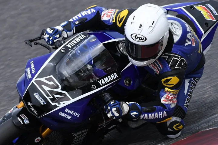 La placca applicata al polso del pilota. Foto: Gresini Racing 