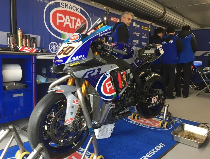 Yamaha YZF-R1