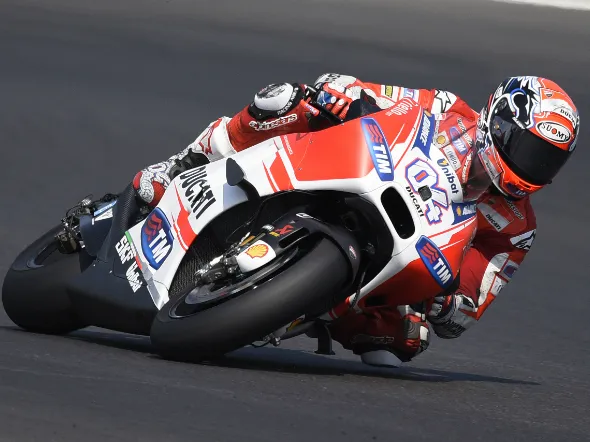 F.C.C. TSR Honda (#5) ha concluso con una delle due Fireblade a fuoco gli Official Test...